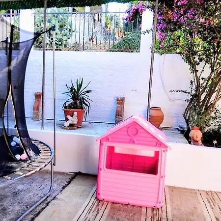 Daria Sea View House